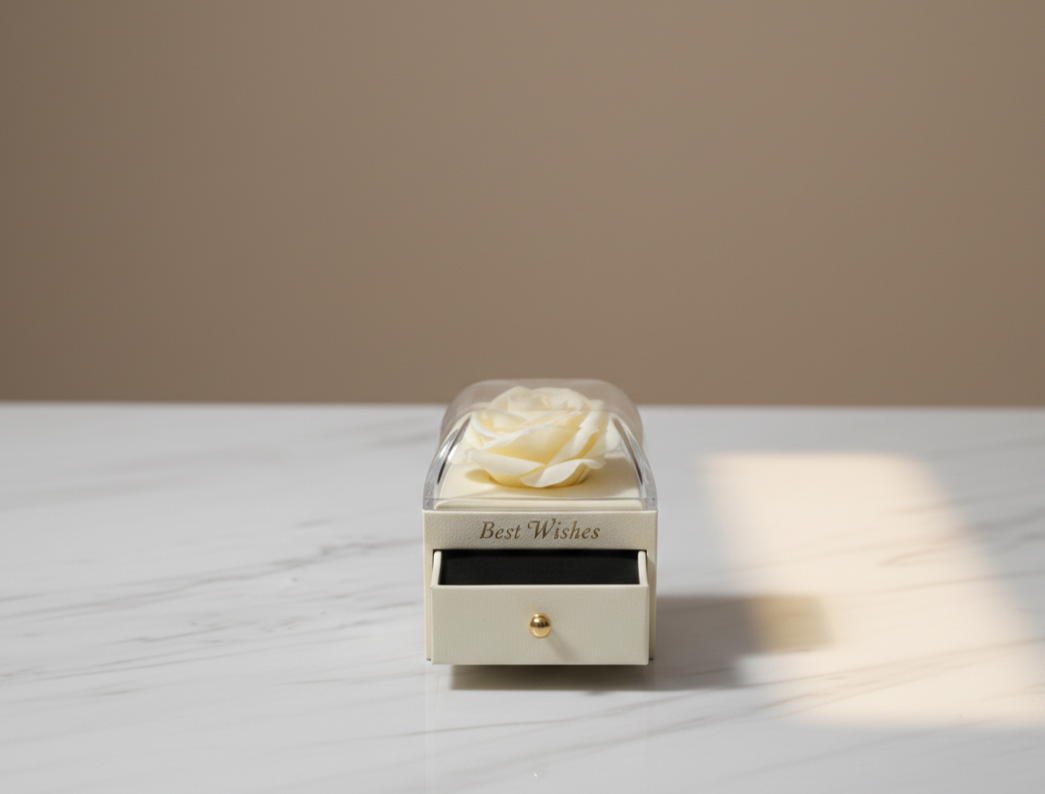 Set Cadou Trandafir & Colier Inimă.